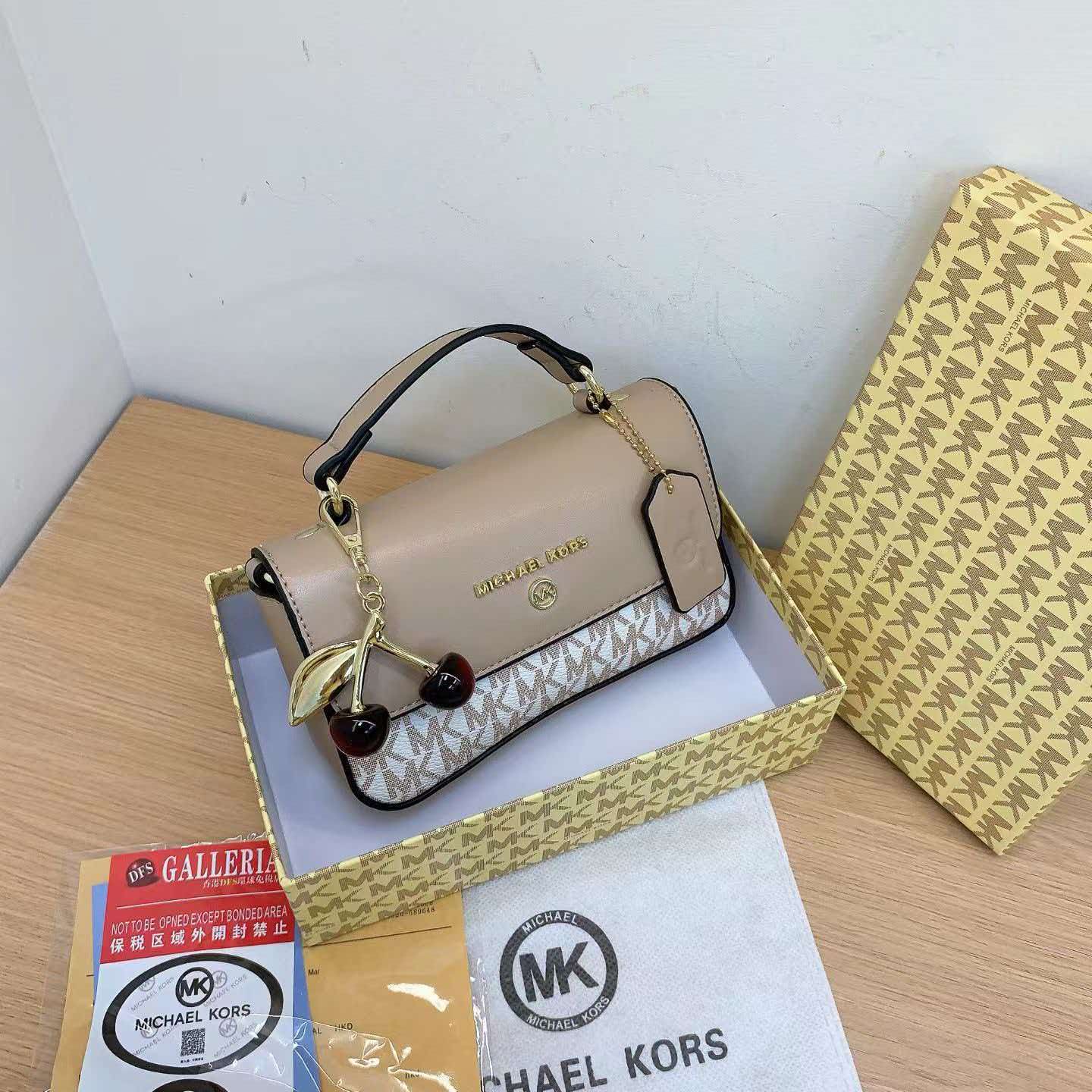 Brand new Michael Kors women's - Luxury Bags Michael Kors 评论和价格