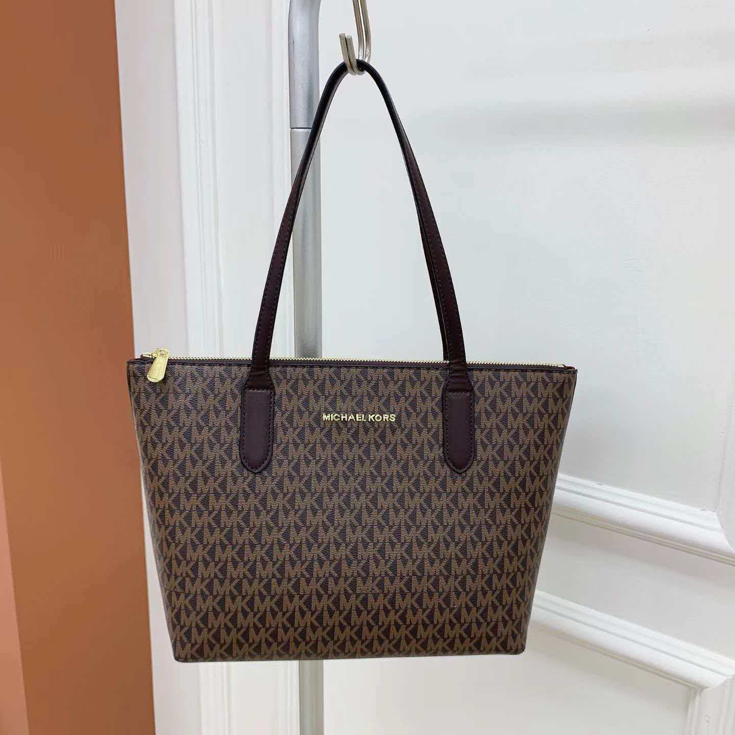 Michael Kors Vincent Printed W - Luxury Bags Michael Kors 评论和价格