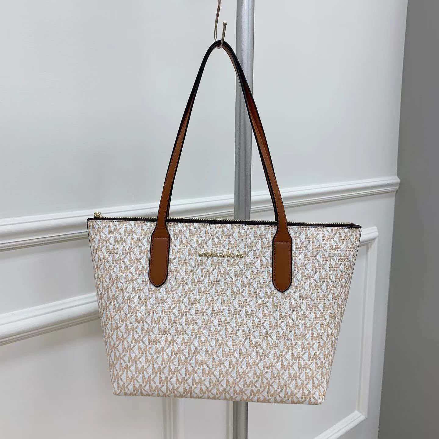 Michael Kors Vincent Printed W - Luxury Bags Michael Kors 评论和价格